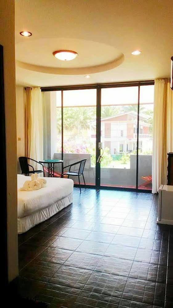 Lanta Friendly House Hotel เกาะลันตา ภายนอก รูปภาพ