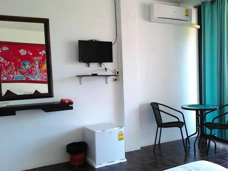 Lanta Friendly House Hotel เกาะลันตา ภายนอก รูปภาพ