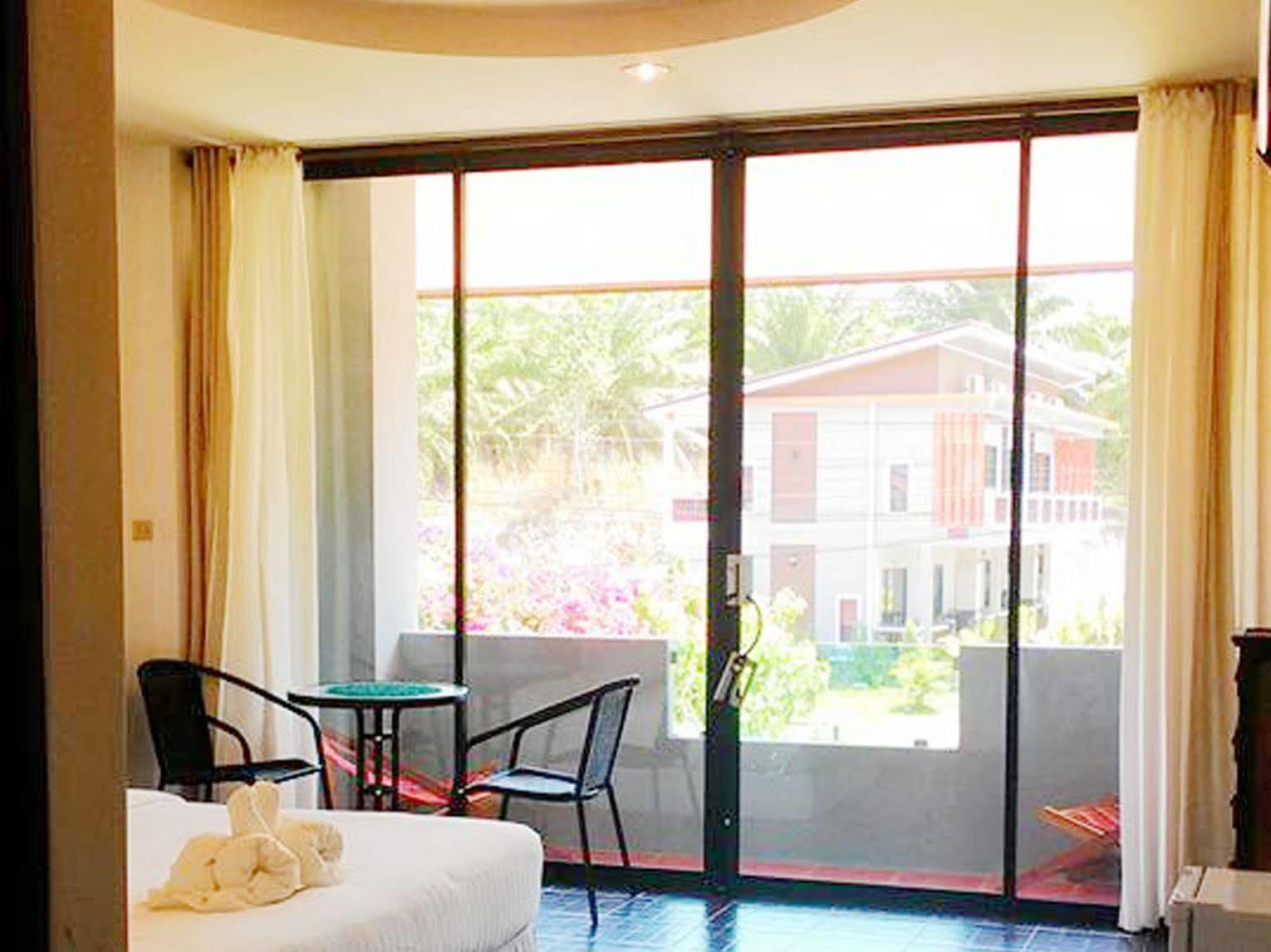 Lanta Friendly House Hotel เกาะลันตา ภายนอก รูปภาพ
