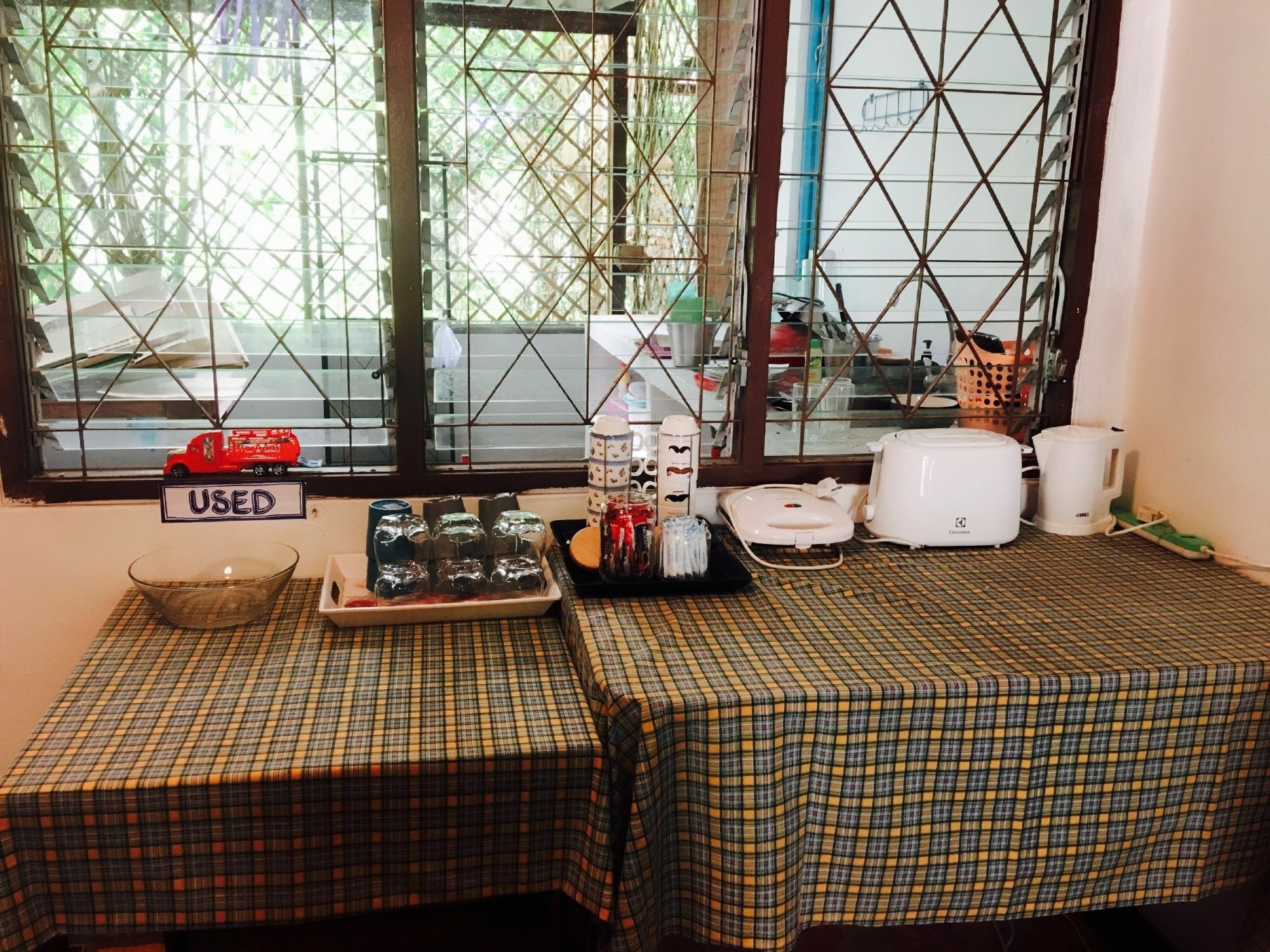 Lanta Friendly House Hotel เกาะลันตา ภายนอก รูปภาพ