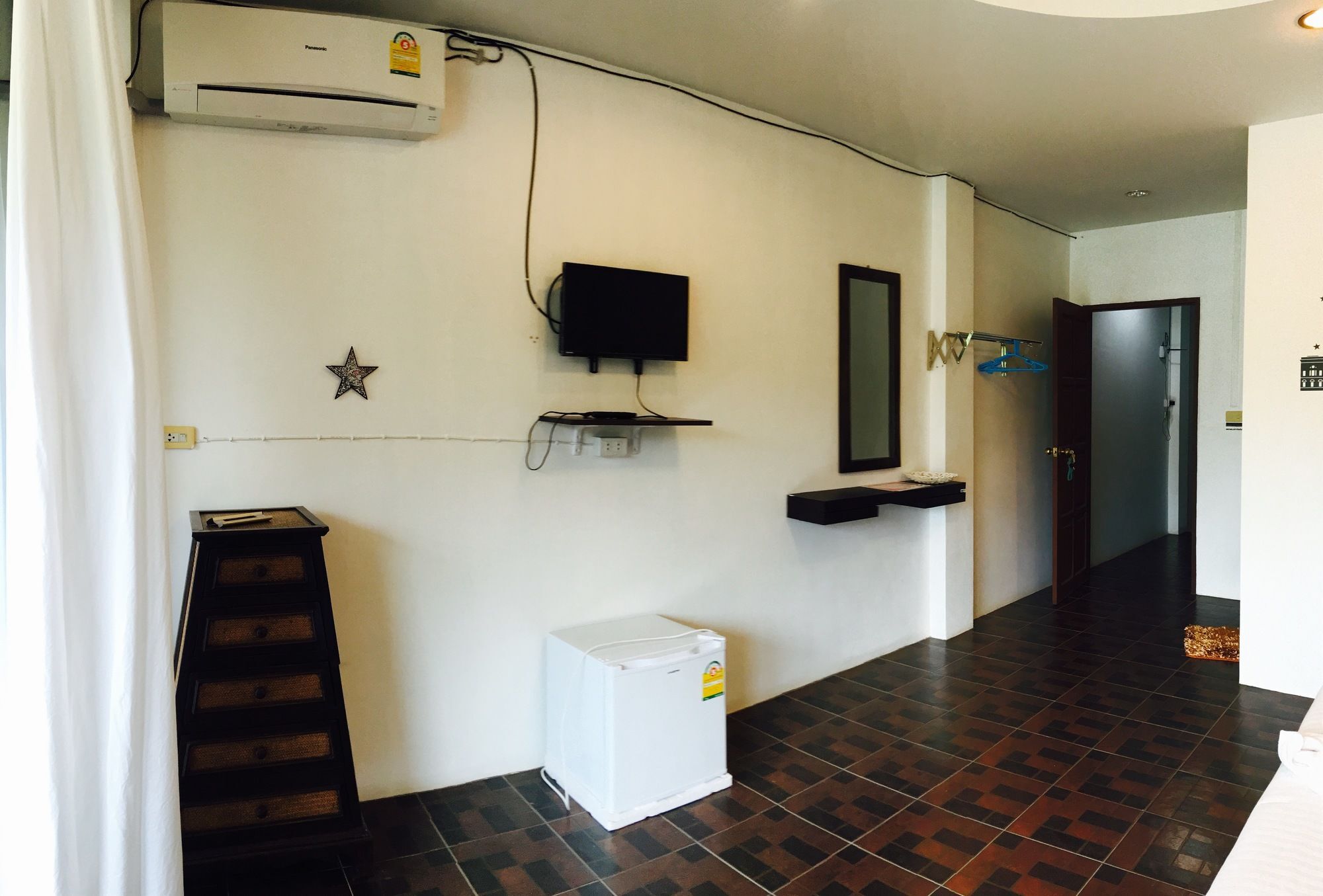 Lanta Friendly House Hotel เกาะลันตา ภายนอก รูปภาพ